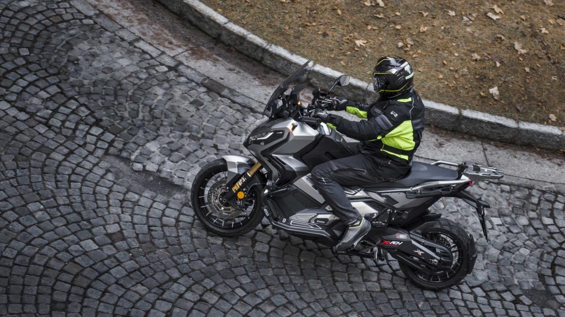 Enhance Your Travel Experience with the Right Motorcycle Gear